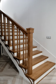 Деревянная лестница