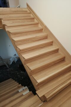 Деревянная лестница - предмонтаж