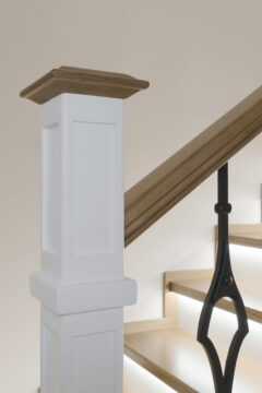 Лестница с подсветкой в стиле Барокко Днепр