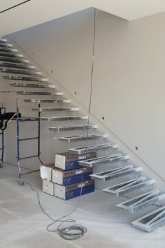 Заказать лестницы для дома, в дом, Днепр