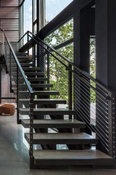 Лестница на косоурах