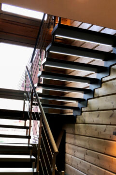 Лестницы на больцах Днепр больцевая лестница