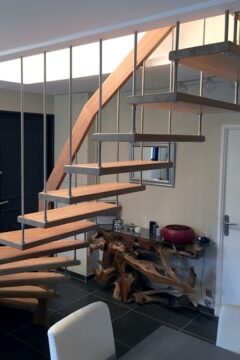 Лестницы на больцах Днепр больцевая лестница