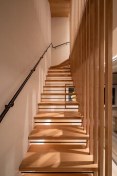 Лестницы на больцах Днепр больцевая лестница