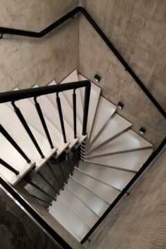 Лестницы на больцах Днепр больцевая лестница