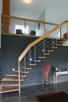 Лестницы на больцах Днепр больцевая лестница