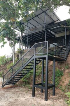 Наружные уличные лестницы на улицу