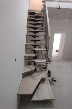 Лестницы для дачи в Днепре